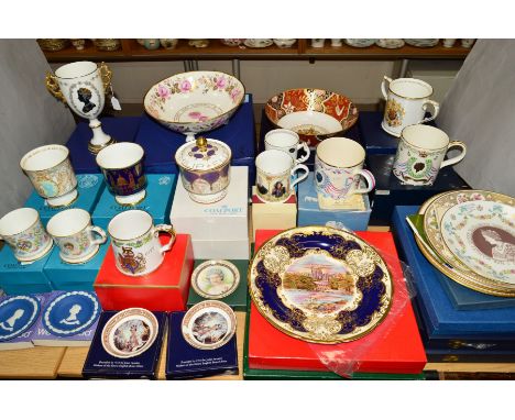 A QUANTITY OF BOXED ROYAL AND OTHER COMMEMORATIVES to include Coalport limited edition twin handled goblet 'HM The Queens Sil