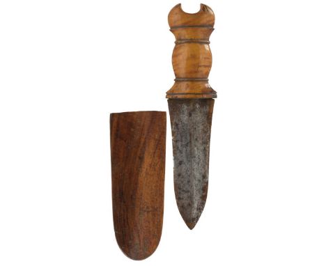 A VERY RARE MALAYAN LADING TERUS SHORT DAGGER, 12.25cm broad tapering leaf-shaped blade with raised medial ridge, characteris