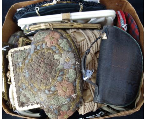 A COLLECTION OF LADIES' VINTAGE BAGS AND PURSES fashioned in embroidered silk, beaded examples, and some leather (as lotted),