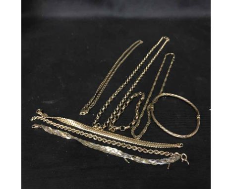 NINE CARAT GOLD BELCHER LINK CHAIN along with two other neck chains, four bracelets and a bangle (8)