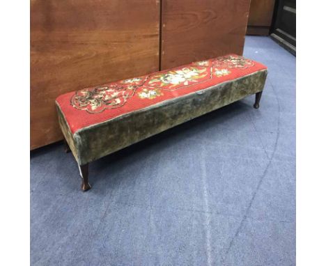 VICTORIAN TAPESTRY FOOTSTOOL