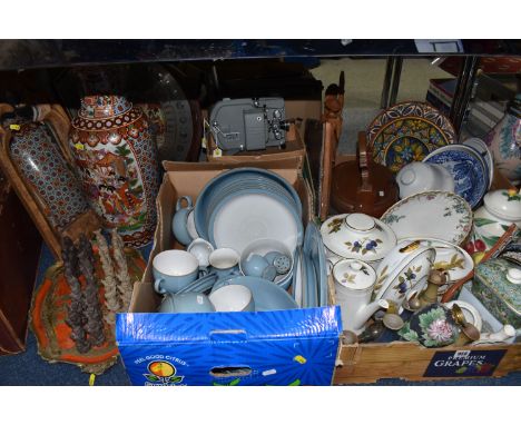 THREE BOXES AND LOOSE CERAMICS AND SUNDRY ITEMS, to include a quantity of Denby Colonial Blue dinner ware, Royal Worcester Ev