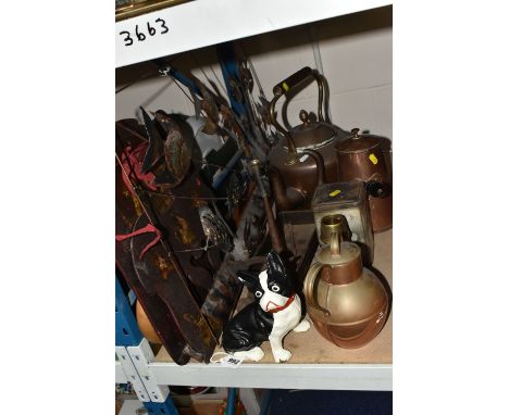 A GROUP OF MOSTLY METALWARES to include a copper 'Kohler &amp; Son of Covent Garden, 185 Picadilly' hunting horn with pressed