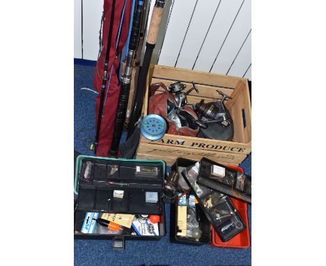 A GROUP OF VINTAGE FISHING RODS AND A BOX OF TACKLE, to include a Daiwa DS7000 graphite reel, a Shakespeare Noris standard 20