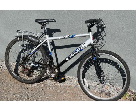 A RALEIGH VEGAS GENTS BIKE, with a 20   frame, Shimano 18 speed gears,
