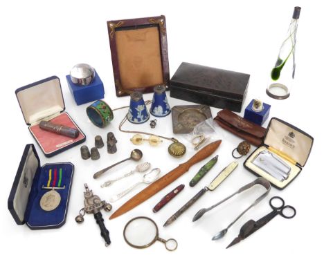 A quantity of collectables - including a cased Civil Defence Long Service Medal; an Indian enamelled brass box; an Art Nouvea