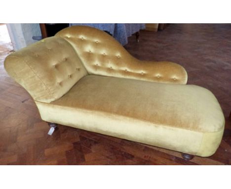Edwardian button-back chaise longue Condition report: see terms and conditions