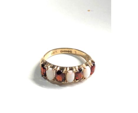 9ct gold opal &amp; garnet ring weight 2.7g 