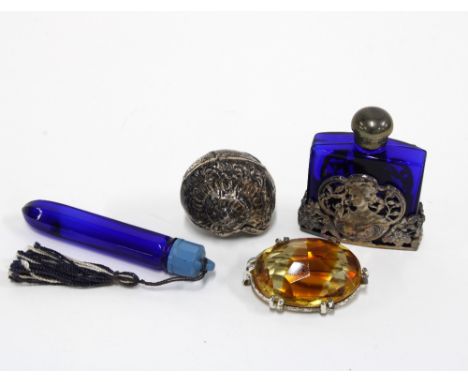 Novelty silver shell shaped box, two scent bottles and a costume jewellery brooch (4)