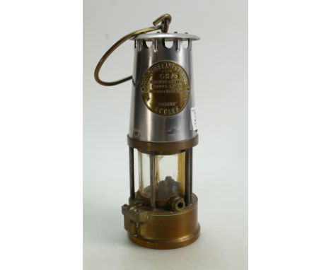 Eccles type GR6 S Ministry of Power Safety lamp: