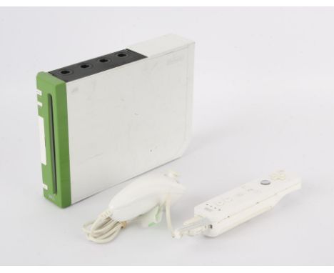 Nintendo Wii Console - Industry Preview Console. This lot contains a fully working and tested Wii Console. Unlike the majorit
