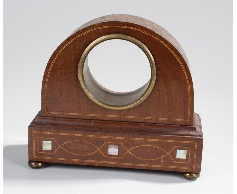 Domed mantel clock case in mahogany and mother of pearl inlay (height:20cm) 