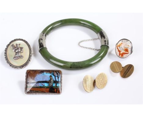 Jewellery, to include a jade bangle, cufflinks, a butterfly brooch, an agate ring and a Chinese brooch