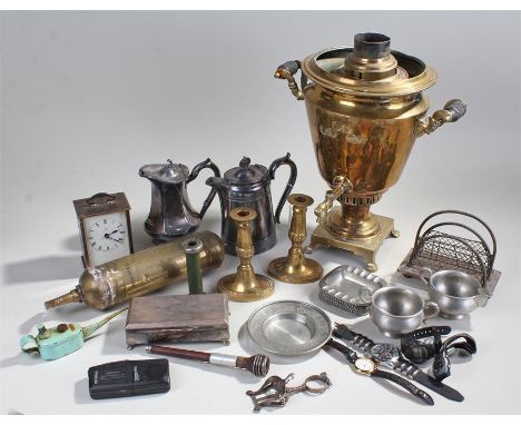 Assorted metal wares, to include two pewter jugs, candlestick holders, brass fire extinguisher and Metamec carriage clock (qt