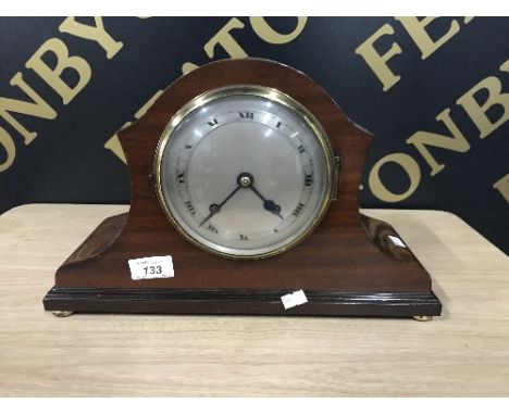 MANTLE CLOCK WITH PENDULUM & KEY