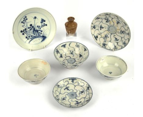 Two Chinese blue and white porcelain plates, early 19th Century, from the wreck of the Tek Sing (True Star), decorated with a