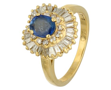 No Reserve - 18K Yellow gold entourage ring with synthetic sapphire and diamond. Surrounding a synthetic sapphire (6.20 x 5.1