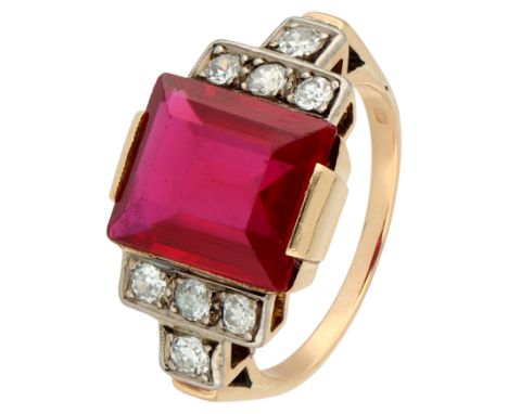 No Reserve - 14K rose gold Art Deco style ring set with Verneuil ruby ​​and old cut diamond. End of era Art Deco ring set wit