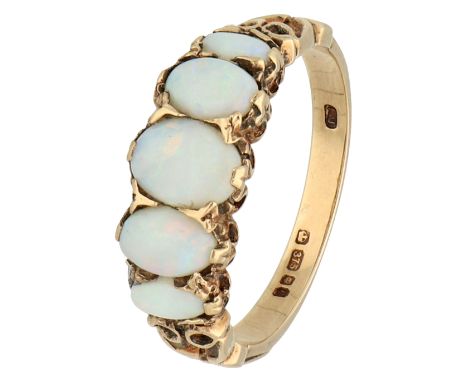 No Reserve - 9K Yellow gold five row ring with cabochon cut opals. Set with 5 cabochon cut opals (central opal approx. 6.85 x