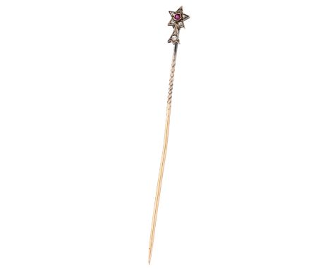 No Reserve - 14K Yellow gold vintage pin diamonds and synthetic ruby. Set with seven rose cut diamonds and 1 synthetic ruby( 