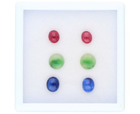 No Reserve - Lot of six natural gemstones consisting of ruby, sapphire and jade. Cut: cabochon. Weight: 11.60 grams - this lo