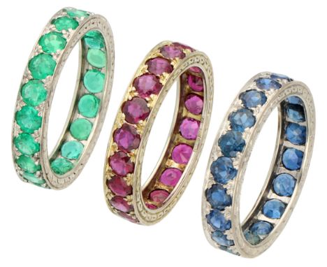 No Reserve - Three 18K white gold alliance stacking rings set with ruby, sapphire and emerald. In good condition. Hallmarks: 