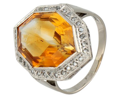 No Reserve - 14K Yellow Gold Art Deco hexagonal entourage ring set with a fancy cut citrine and rose cut diamonds. Set with a