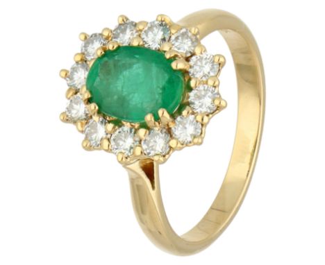 No Reserve - 18K Yellow gold cluster ring set with approx. 1.11 ct. emerald and approx. 0.60 ct. diamond. Set with an oval fa