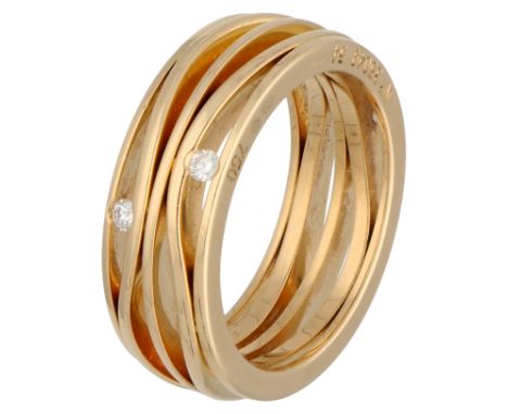 No Reserve - Omega 18K yellow gold ring set with approx. 0.15 ct. diamond. Set with six brilliant cut diamonds of approx. 0.1