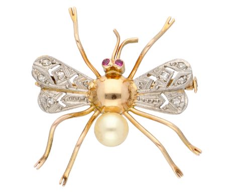 No Reserve - 14K Yellow gold/platinum brooch of an insect set with pearl, diamond and ruby. Set with eight rose and single cu