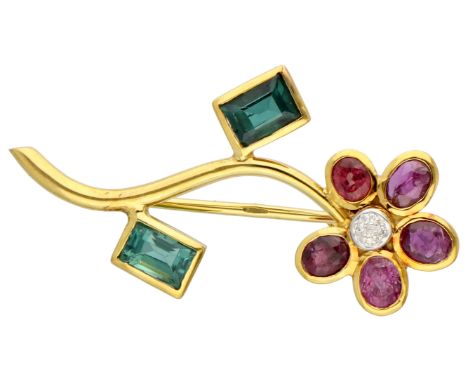 No Reserve - 14K Yellow gold flower brooch set with ruby, tourmaline and diamond. Set with five faceted natural rubies of app