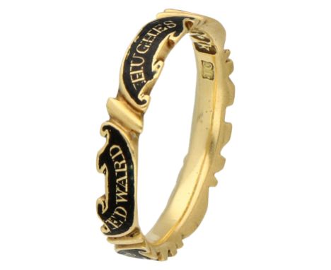 No Reserve - English antique 18K yellow gold memorial ring from 1825. The text in six cartouches: Edward, Hughes, ESQ:OB, 25.