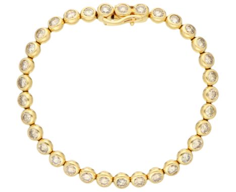 No Reserve - 18K Yellow Gold tennis bracelet set with approx. 4.62 ct. champagne diamonds. Set with 33 brilliant cut champagn