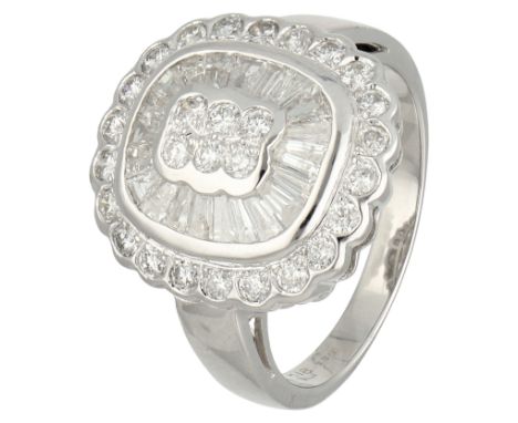 No Reserve - 18K White gold entourage ring with approx. 0.69 ct. diamond. Set with 49 brilliant cut diamonds of 0.34 ct in to