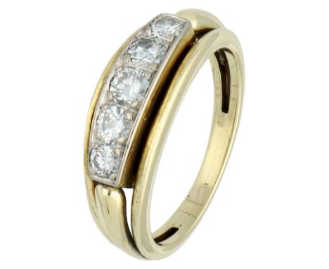 No Reserve - 14K Yellow gold demi-alliance ring set with approx. 0.48 ct. diamond. Set with five brilliant cut diamonds incre