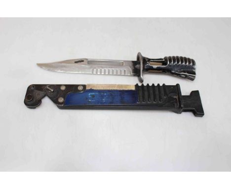 British army bayonet and sheaf, 34cm length.