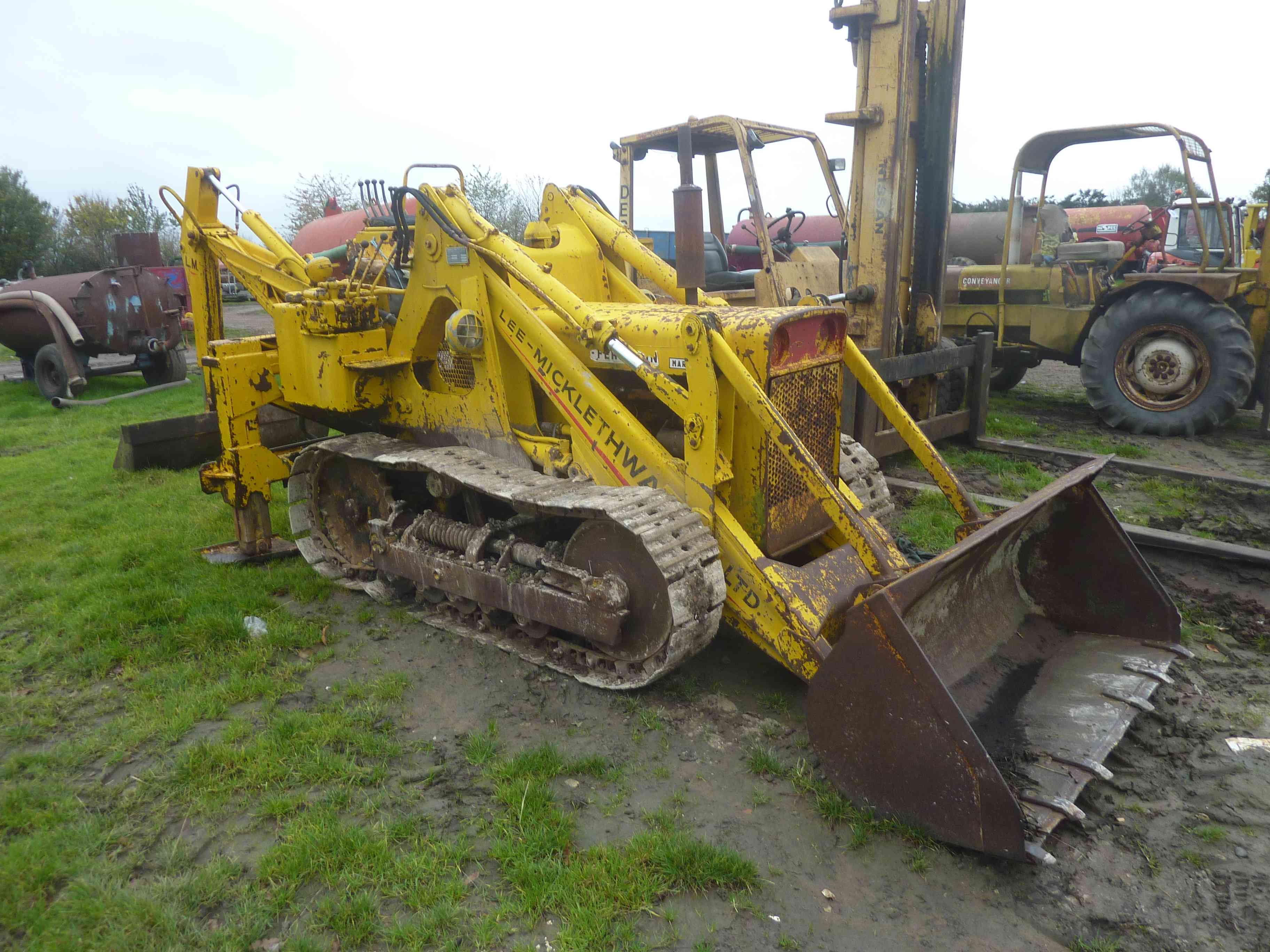 4694 Massey Ferguson 244 Tracked Crawler 5483