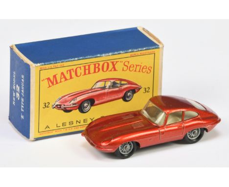 Matchbox Regular Wheels 32b Jaguar E-type - metallic red body (lighter shade), clear windows, ivory interior, gloss black bas