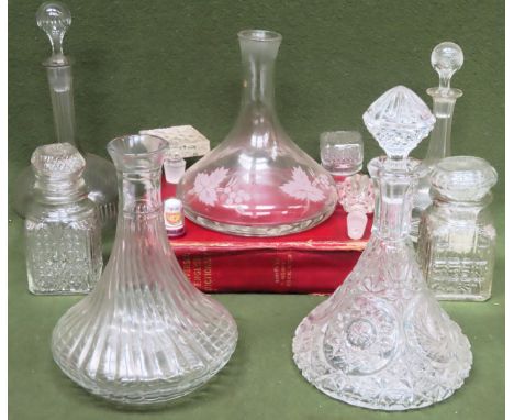 Parcel of mostly glassware including Decanters, Carafe etc. Plus Dictionary etc
All in used condition, unchecked