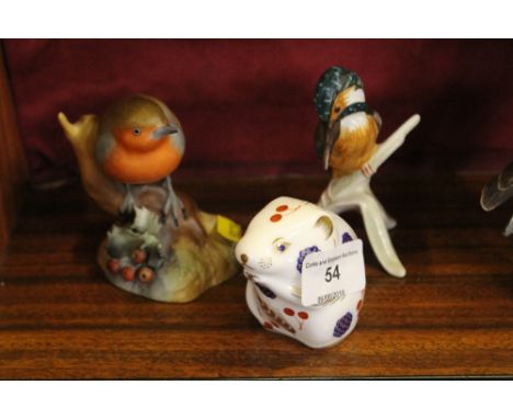A Royal Crown Derby mouse; together with a Royal Crown Darby robin; and a Goebel kingfisher