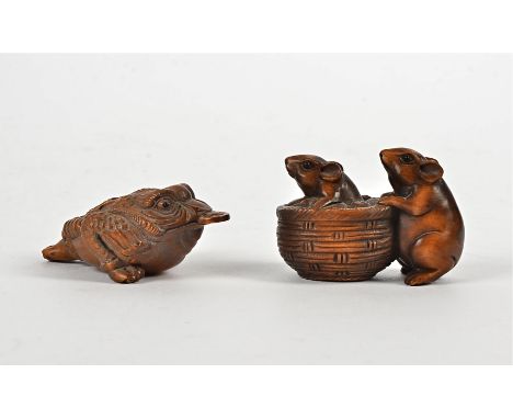 Two Japanese boxwood netsuke, one in the form of a toad holding a coin in its mouth, length approx 6cm, the other of two rats