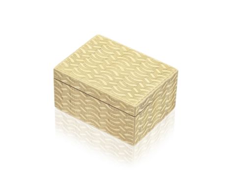 A fine 18th century French gold boxFrançois-Simeon Charbonné, Paris 1753, charge and discharge mark for sous-fermier Julien B