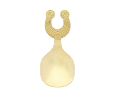 OF IRISH E.E.C. ENTRY INTEREST: a modern Irish 20 carat gold commemorative caddy spoonThomas O'Connor &amp; Sons Ltd, Dublin 