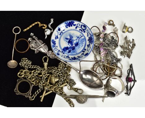 A SELECTION OF ITEMS, to include a Bernard Muller silver teaspoon with a Cello player to the handle, hallmarked Chester, appr