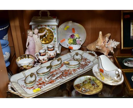 A GROUP OF CERAMICS, SHELLS etc, to include Stevenson and Hancock Derby Imari bowl and two small jugs, height 6cm, five Limog