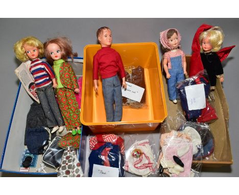 A QUANTITY OF ASSORTED PEDIGREE SINDY, PAUL AND PATCH DOLLS, CLOTHING AND ACCESSORIES, including early 'Made in England' Sind