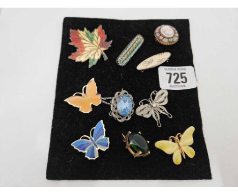 SILVER & ENAMEL LEAF BROOCH & 9 OTHER ASSORTED BROOCHES