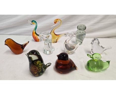 SHELF OF MISC GLASS BIRD DECORATIONS, SOME WITH CHIPPED BEAKS