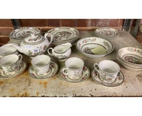 JOHNSON BROS. INDIAN TREE 4 PLACE DINNER 7 TEA SERVICE WITH TEA POT