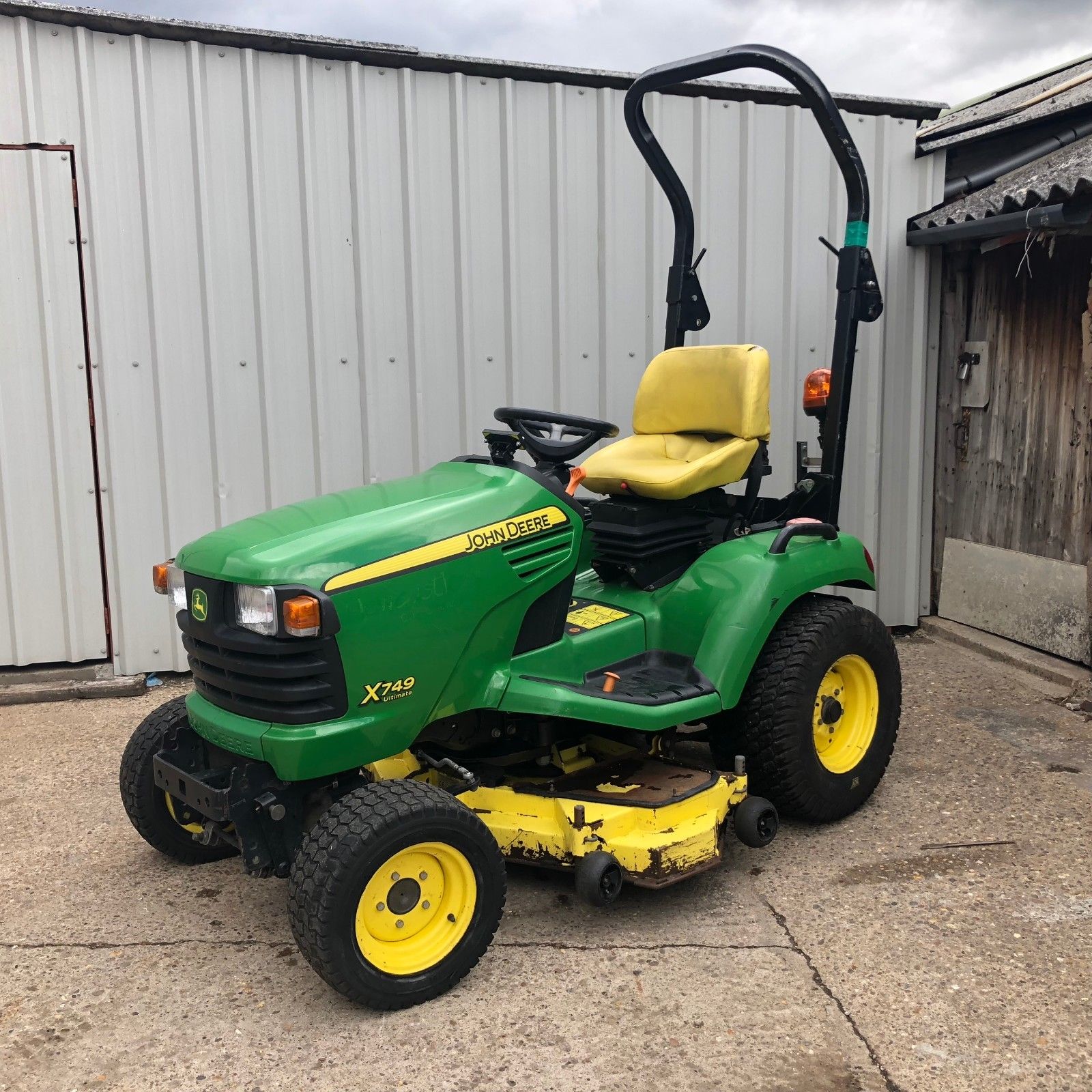 JOHN DEERE X749, DIESEL, YEAR 2011, 4x4, REAR DISCHARGE MOWER